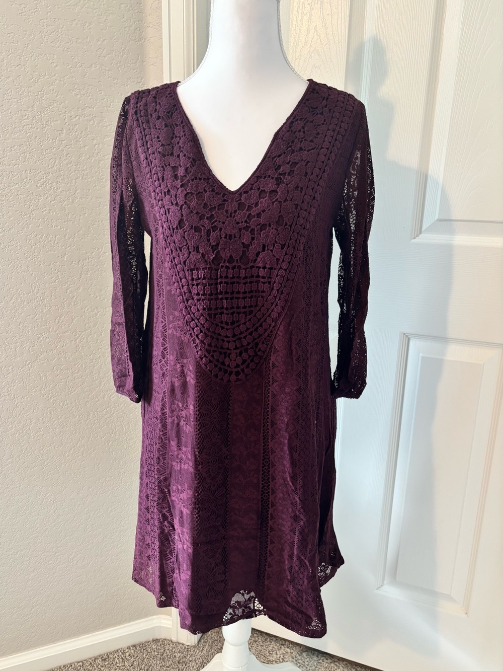 Women's Deep Plum Lace V-Neck Dress - size M
